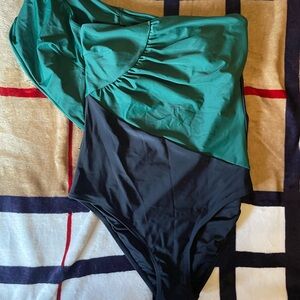 Cupshe Green and Black One Piece Swimsuit